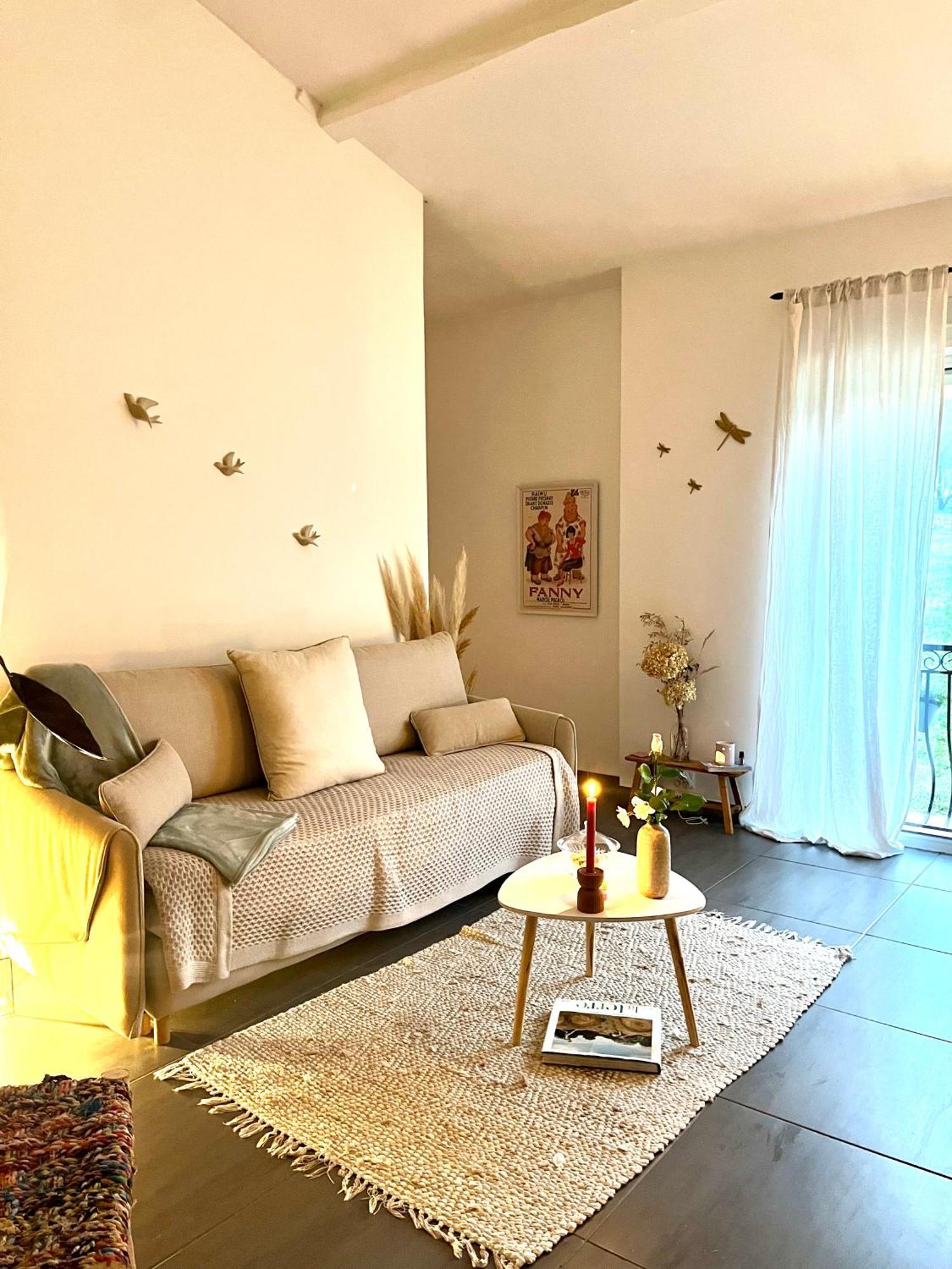 Apartament Loft Atypique Au Milieu Des Champs Tourrettes Zewnętrze zdjęcie
